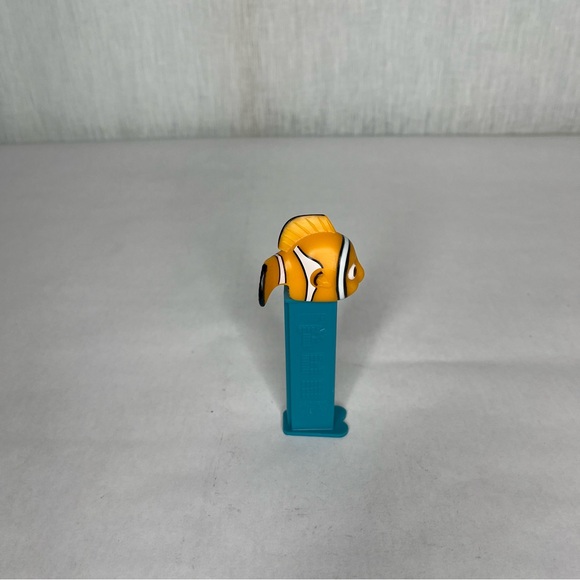 A Nemo PEZ dispenser - Picture 2 of 5